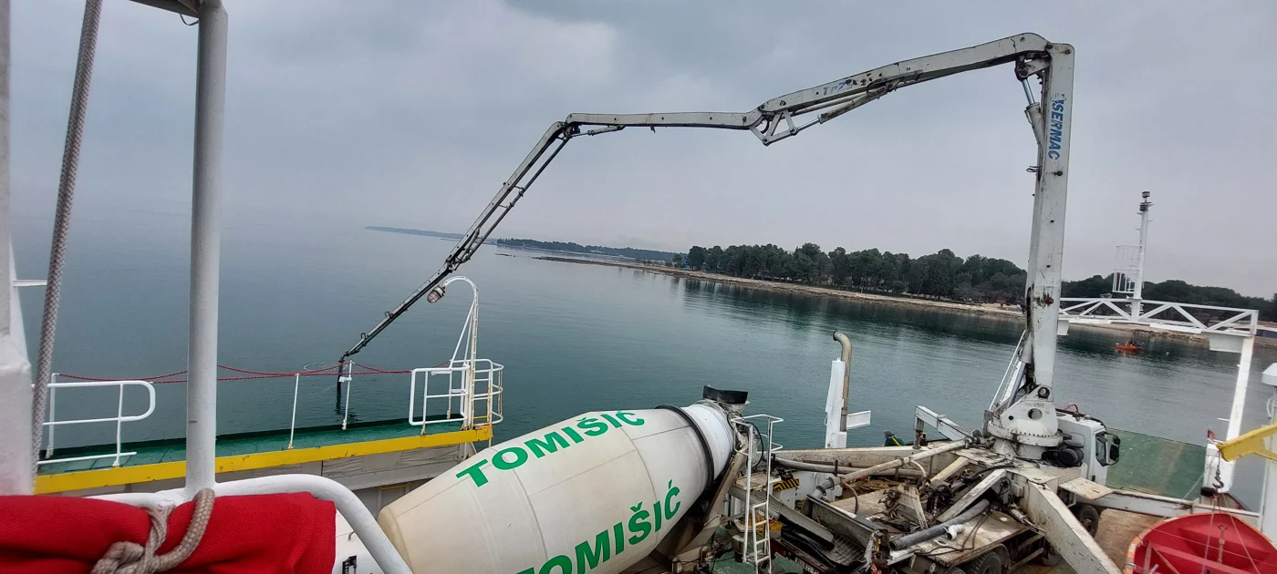 Marine construction equipment
